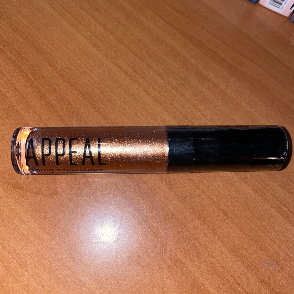 Appeal Liquid Eyeshadow in “Rose Gold”